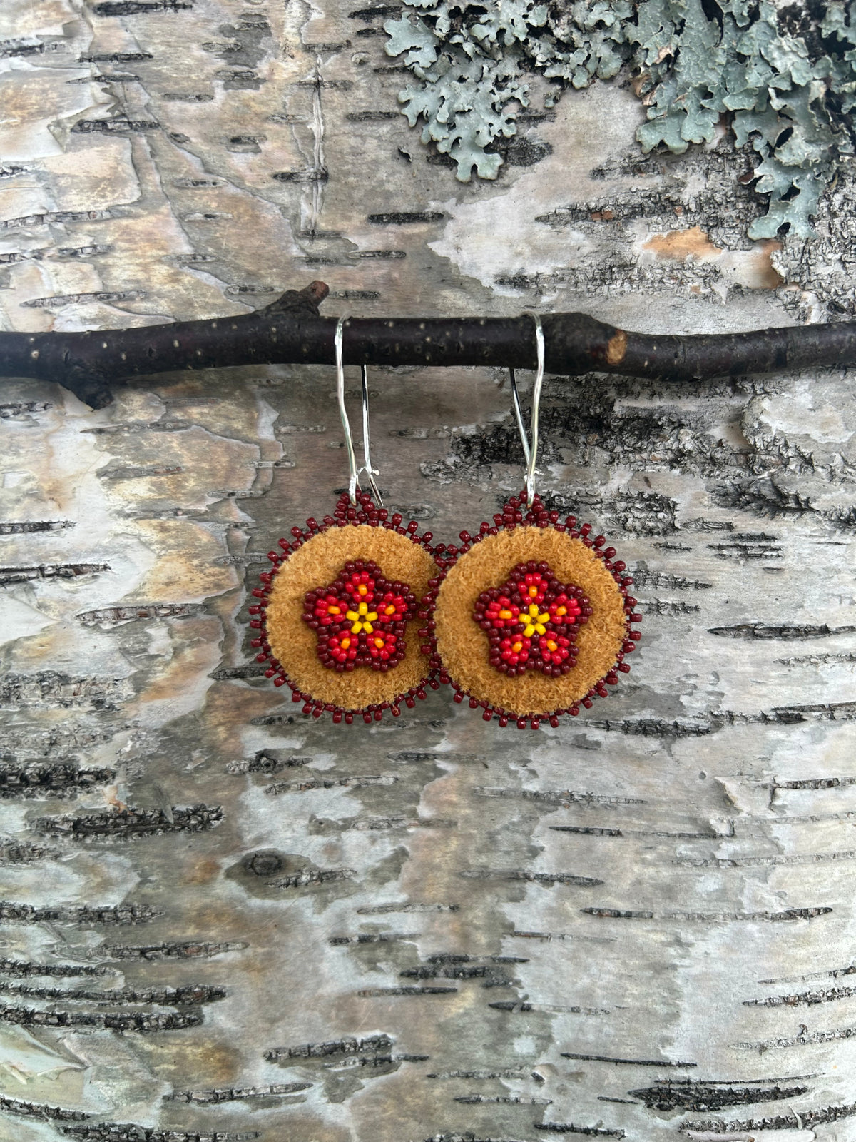 ᒨᔅ ᐆ ᓃᐲᒥᔥᐦ, Moose’s Flowers