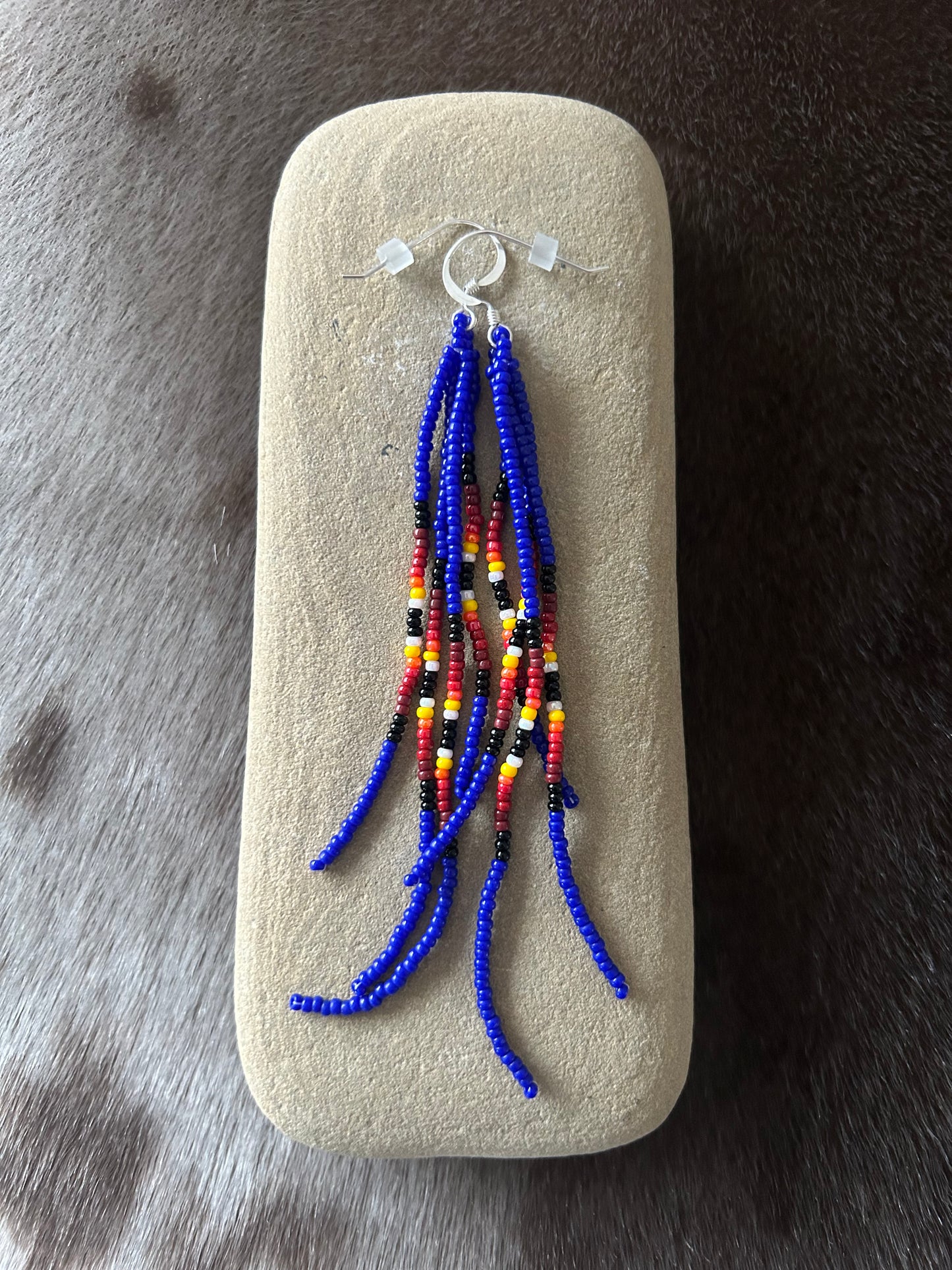 ᐄᔨᔥᑯᑖᐤ iiyishkutaau/fire earrings