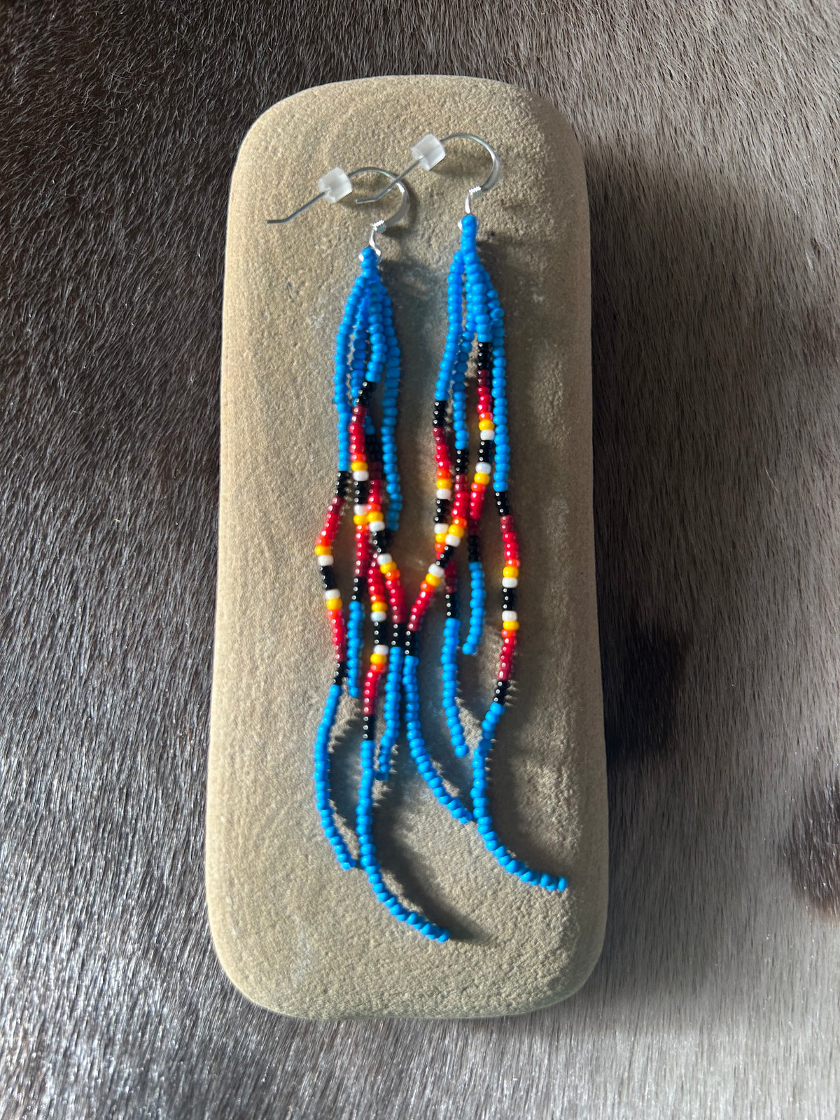 ᐄᔨᔥᑯᑖᐤ iiyishkutaau/fire earrings