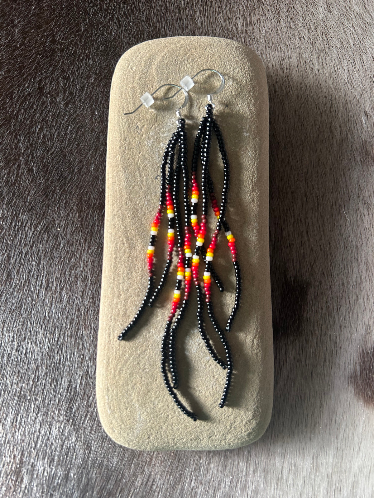 ᐄᔨᔥᑯᑖᐤ iiyishkutaau/fire earrings