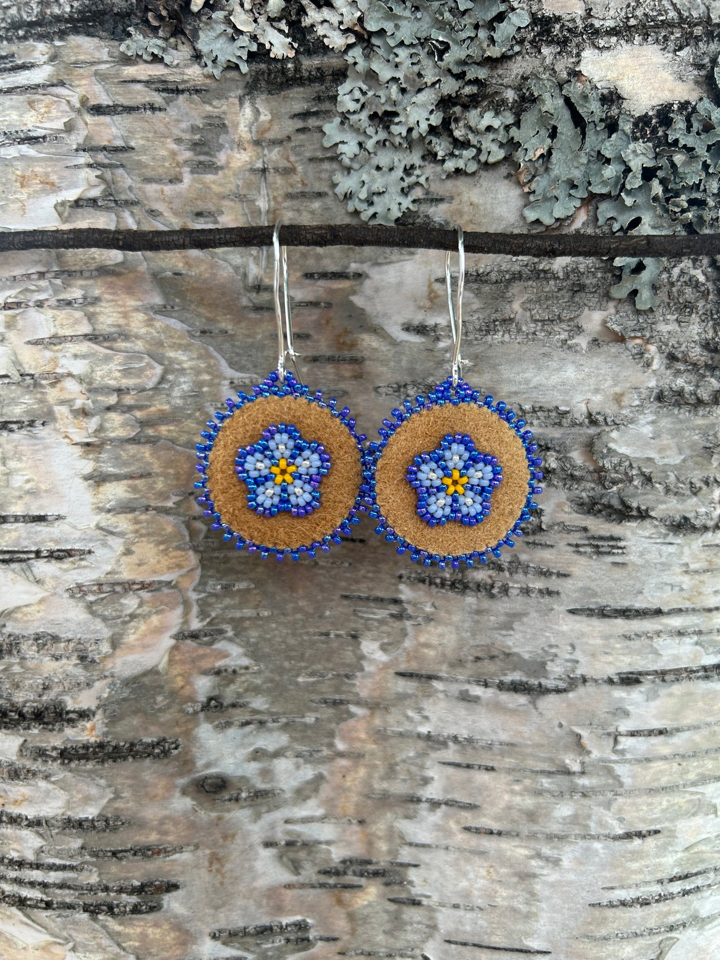 ᒨᔅ ᐆ ᓃᐲᒥᔥᐦ, Moose’s Flowers