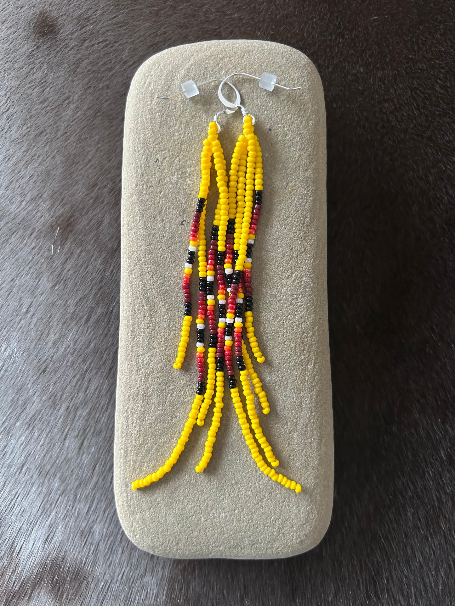 ᐄᔨᔥᑯᑖᐤ iiyishkutaau/fire earrings