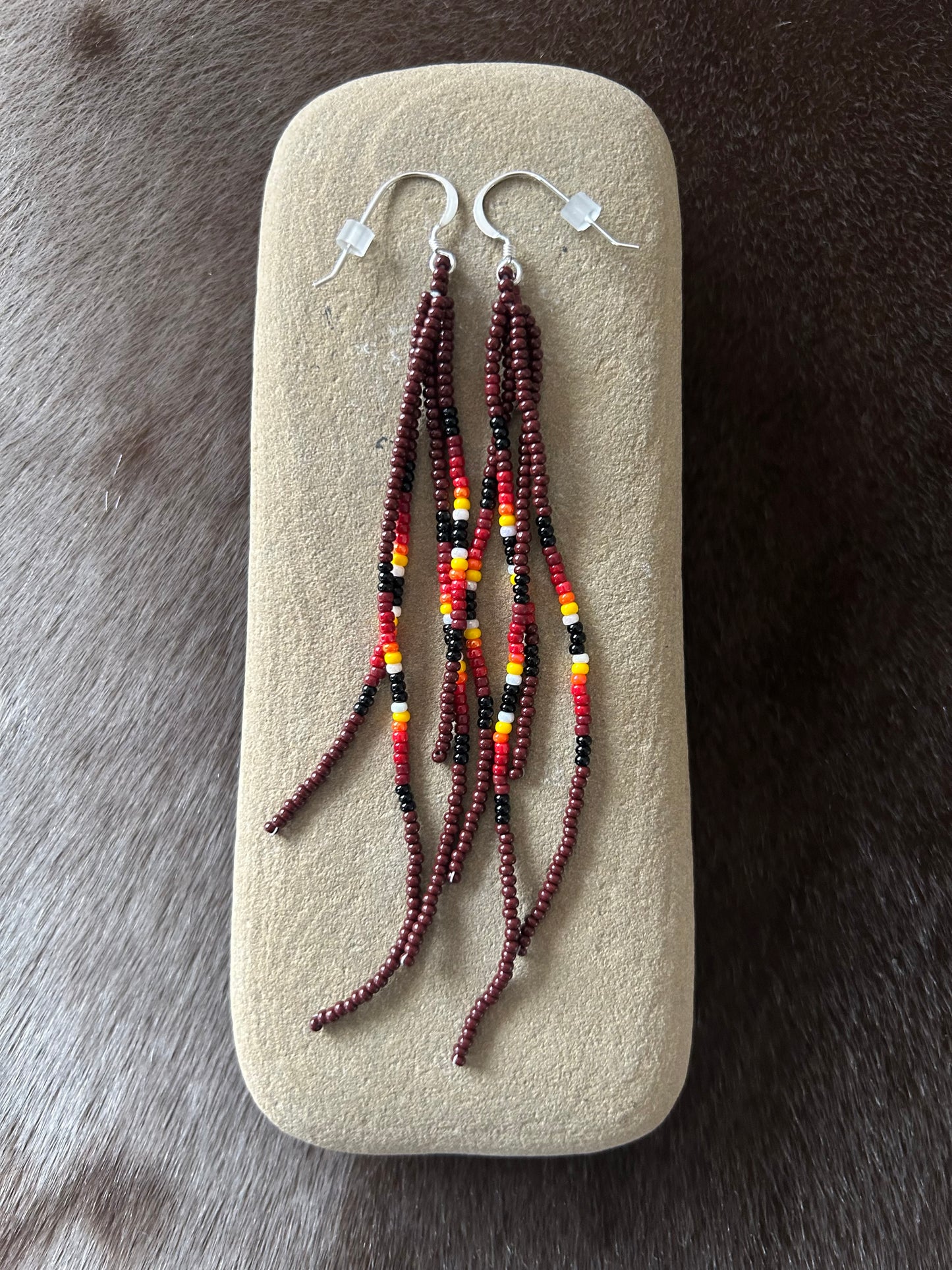 ᐄᔨᔥᑯᑖᐤ iiyishkutaau/fire earrings